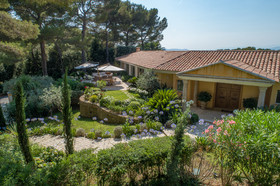 VILLA CONTEMPORAINE DE PRESTIGE