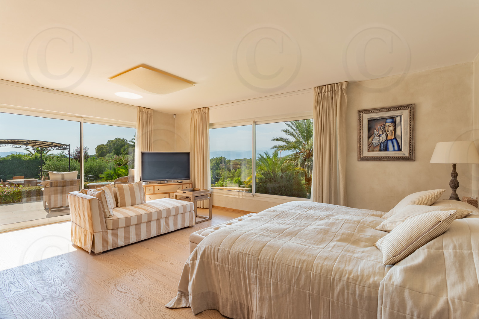 VILLA CONTEMPORAINE DE PRESTIGE