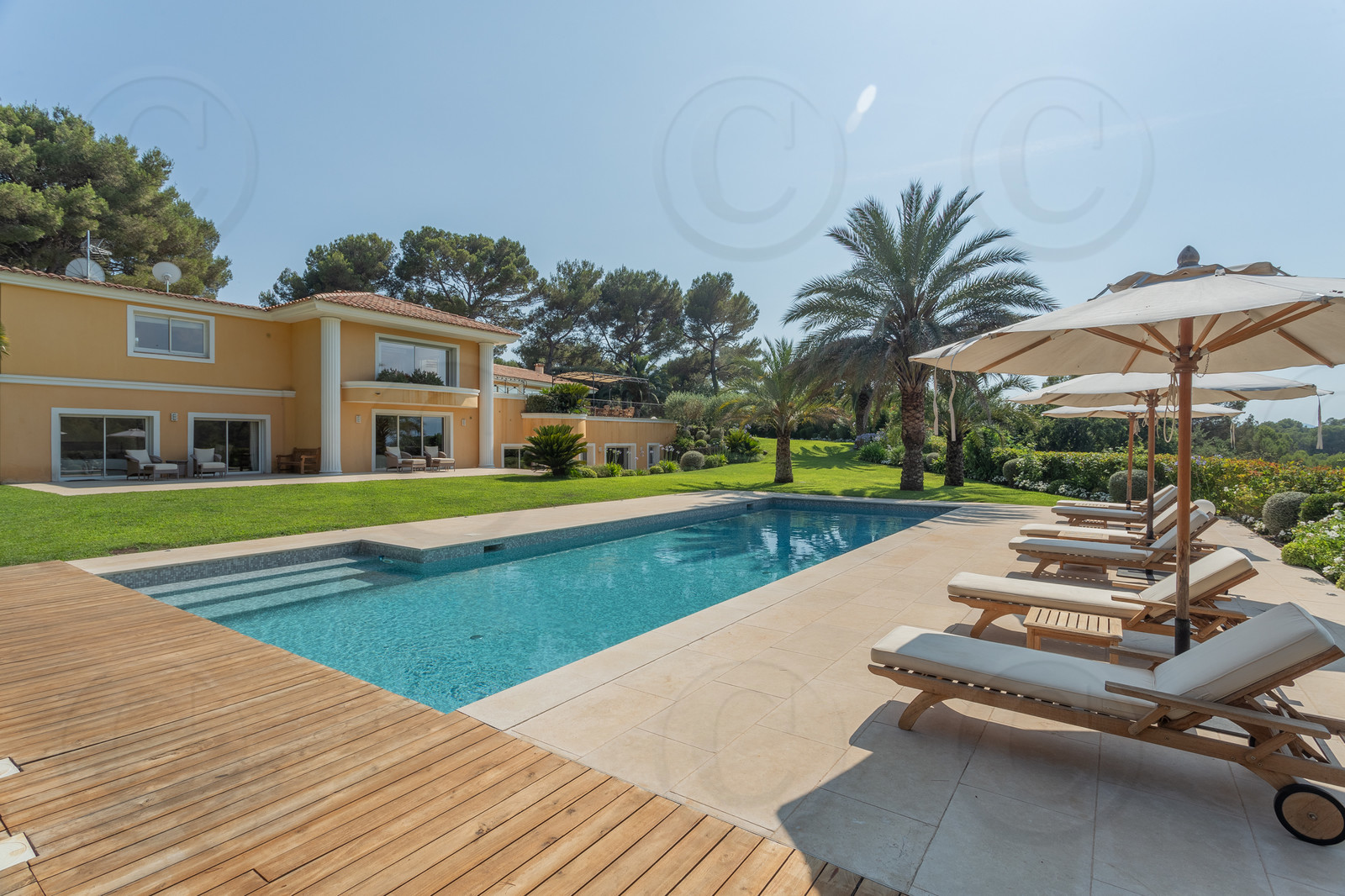 VILLA CONTEMPORAINE DE PRESTIGE