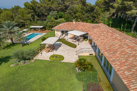 VILLA CONTEMPORAINE DE PRESTIGE