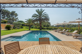 VILLA CONTEMPORAINE DE PRESTIGE